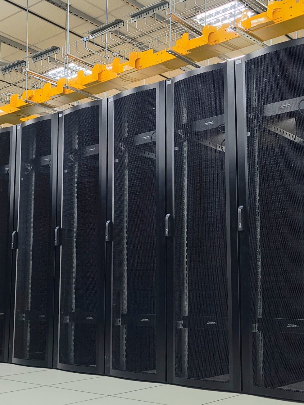 Racks para colocation em data center Tier III